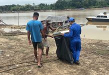 Ditpolairud Peduli Lingkungan, Bersihkan Sampah Sungai Bersama Masyarakat Buntok