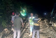 Tanggap Darurat, Dinas PUPR Barito Utara Perbaiki Tujuh Titik Rusak Jalan Malawaken Malam Hari