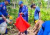 Ditpolairud Polda Kalteng Lestarikan Lingkungan Pesisir, Bersihkan Sampah di Tepian Sungai Mentaya