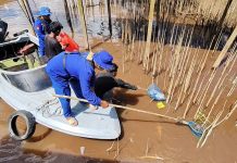 Tingkatkan Keasadaran dan Partisipasi Masyarakat, Ditpolairud Bersihkan Sampah Sungai dan Pantai