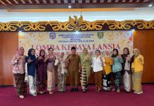 Lomba Kebaya Lansia Meriahkan Hari Kartini di Murung Raya