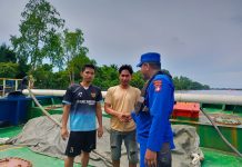 Personel KP XVIII -2006 Ditpolairud Peringatkan Bahaya Narkoba kepada ABK di DAS Mentaya