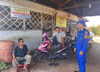 Tindak Preventif, Petugas Ditpolairud Sampaikan Pesan Kamtibmas kepada Masyarakat Pesisir