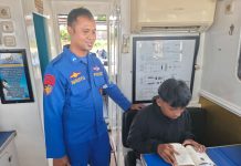 Personel Ditpolairud Dampingi Anak-Anak Pesisir Perluas Wawasan di PBMH Kapuas