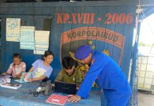 Ditpolairud Polda Kalteng Gelorakan Minat Baca Anak-Anak DAS Mentaya Lewat Perpustakaan Terapung