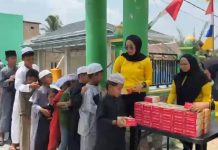 Program Jumat Berkah, Ditpolairud Polda Kalteng Tunjukkan Sisi Humanis Polri