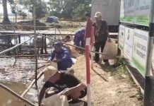 Dukung Program Pemerintah, Ditpolairud Bersihkan Sampah di Pesisir Sungai di Desa Tanjung Perawan
